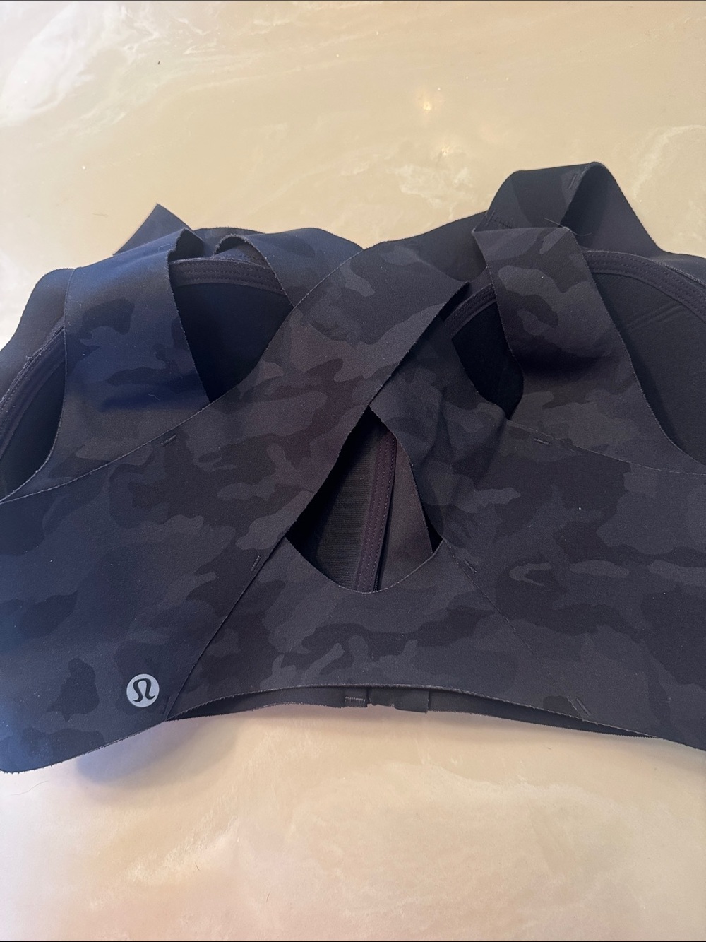 Lulu 34E Black Camo Hi Support Front -Zip Sports Bra - Picture 2 of 3